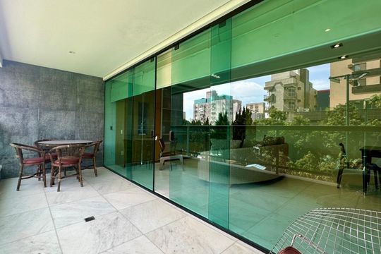 Varanda  de apartamento à venda com 4 quartos, 181m² em Funcionários, Belo Horizonte