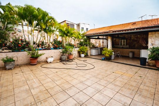 Casa à venda com 4 quartos, 350m² em Santa Amelia, Belo Horizonte