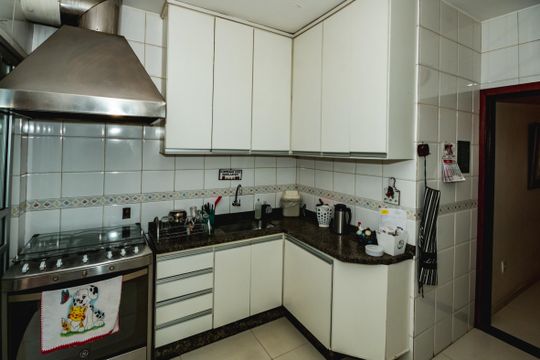 Casa à venda com 4 quartos, 350m² em Santa Amelia, Belo Horizonte