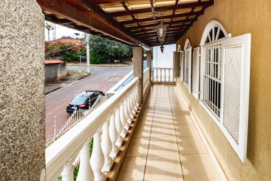 Casa à venda com 4 quartos, 350m² em Santa Amelia, Belo Horizonte