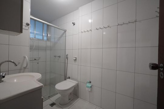 Banheiro de apartamento à venda com 2 quartos, 71m² em Liberdade, São Paulo