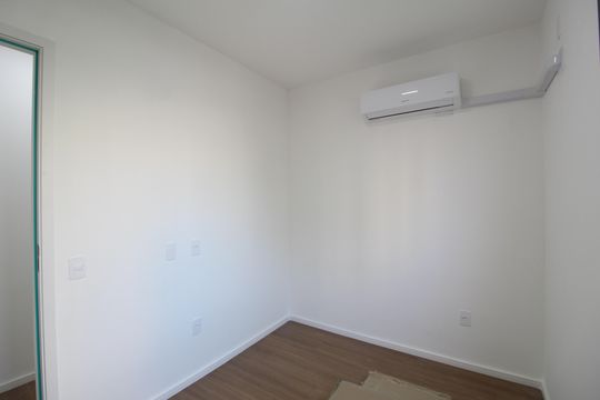 Quarto 1 de apartamento à venda com 2 quartos, 64m² em Barra Olímpica, Rio de Janeiro