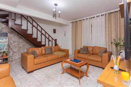 Casa à venda com 4 quartos, 180m² em Socorro, São Paulo