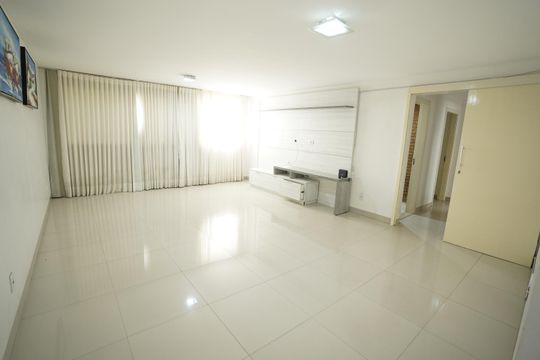 Apartamento à venda com 3 quartos, 123m² em Setor Marista, Goiânia
