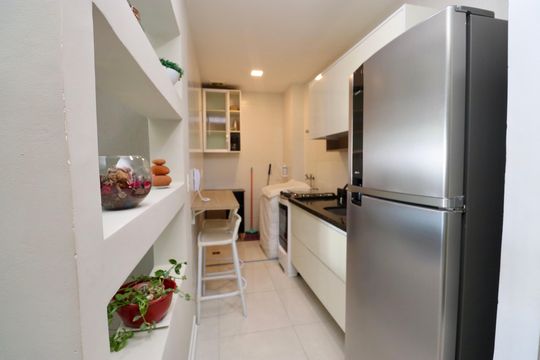 Cozinha de apartamento para alugar com 1 quarto, 50m² em Caminho das Árvores, Salvador