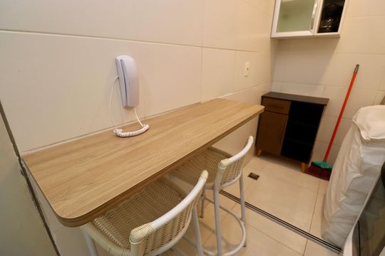 Cozinha de apartamento para alugar com 1 quarto, 50m² em Caminho das Árvores, Salvador
