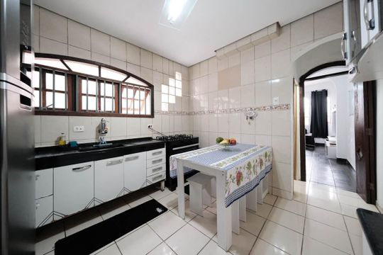 Cozinha de casa à venda com 2 quartos, 138m² em Jardim Fernandes, São Paulo