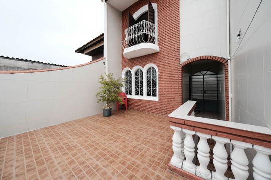 Área externa de casa à venda com 2 quartos, 138m² em Jardim Fernandes, São Paulo