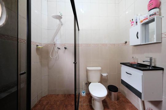 Banheiro de casa à venda com 2 quartos, 138m² em Jardim Fernandes, São Paulo