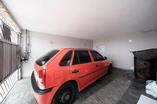 Garagem de casa à venda com 2 quartos, 138m² em Jardim Fernandes, São Paulo