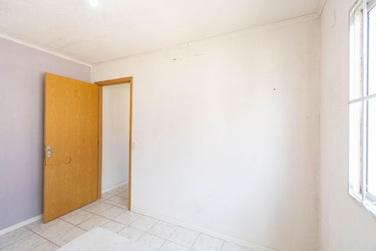 Quarto de apartamento à venda com 2 quartos, 49m² em Guajuviras, Canoas