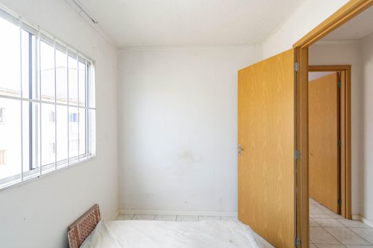 Quarto 3 de apartamento à venda com 2 quartos, 49m² em Guajuviras, Canoas
