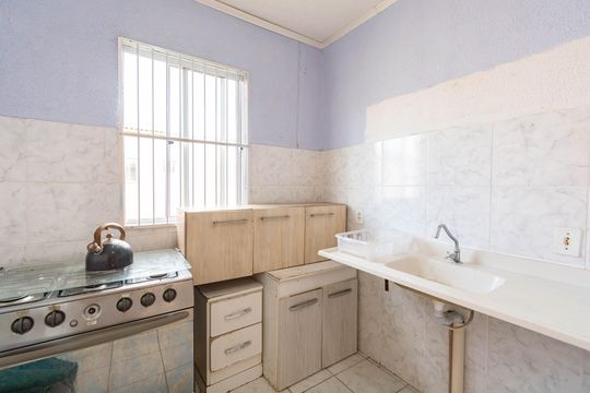 Cozinha de apartamento à venda com 2 quartos, 49m² em Guajuviras, Canoas