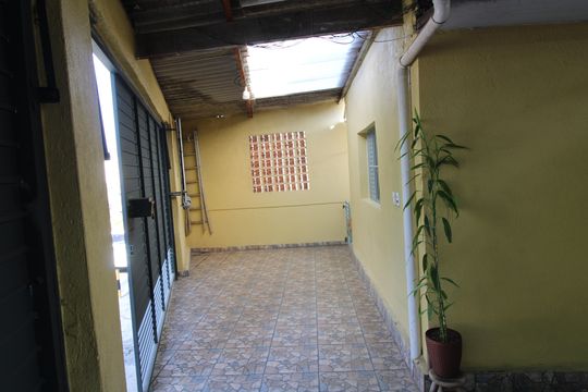 Garagem de casa à venda com 4 quartos, 161m² em Vila Araguaia, São Paulo