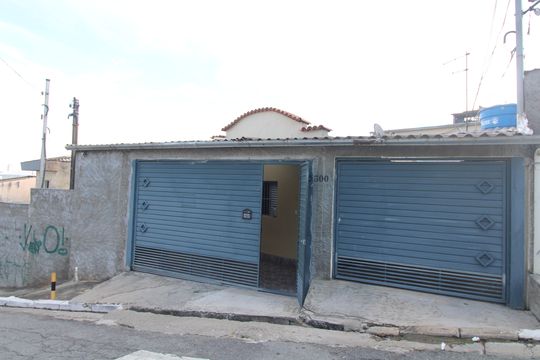 Fachada de casa à venda com 4 quartos, 161m² em Vila Araguaia, São Paulo