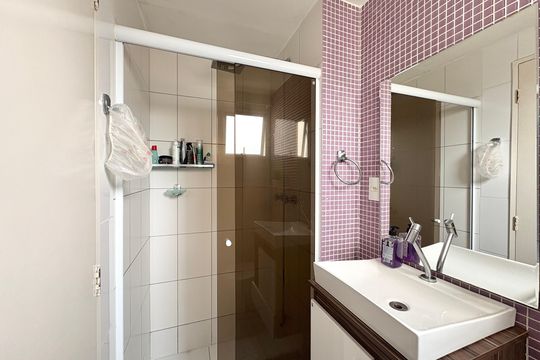 Banheiro de apartamento à venda com 2 quartos, 47m² em Vila Cruz das Almas, São Paulo
