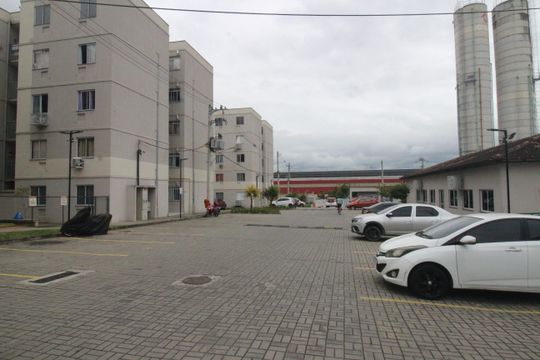 Garagem de apartamento para alugar com 2 quartos, 46m² em Adrianópolis, Nova Iguaçu