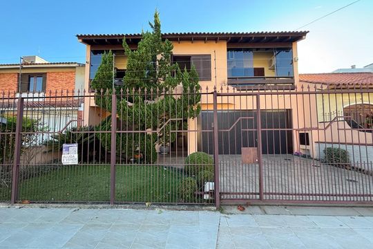 Fachada de casa para alugar com 4 quartos, 300m² em Jardim Itu, Porto Alegre