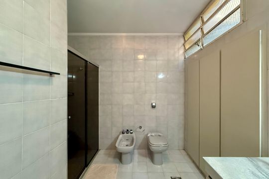 Banheiro Social  de casa para alugar com 4 quartos, 267m² em Jardim das Acacias, São Paulo