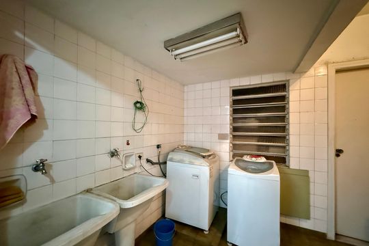Área de Serviço de casa para alugar com 4 quartos, 267m² em Jardim das Acacias, São Paulo