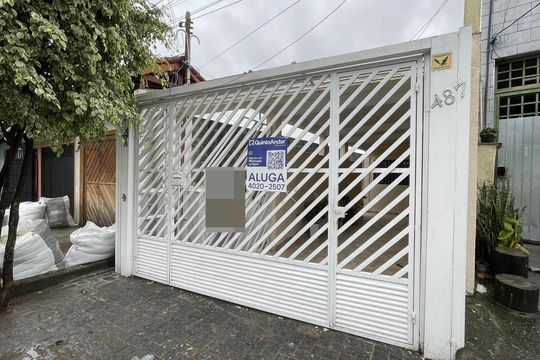 Fachada+Placa de casa para alugar com 3 quartos, 126m² em Vila Silvia, São Paulo