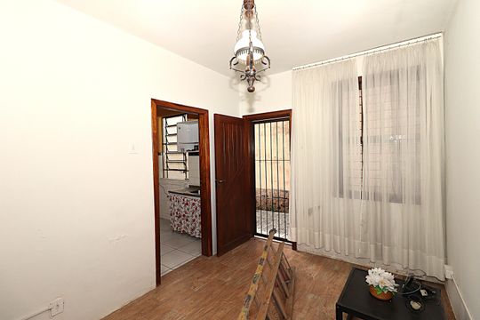 Sala de casa à venda com 2 quartos, 150m² em Cristo Redentor, Porto Alegre