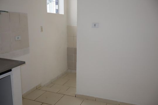Cozinha de casa para alugar com 1 quarto, 40m² em Vila Lucia, São Paulo