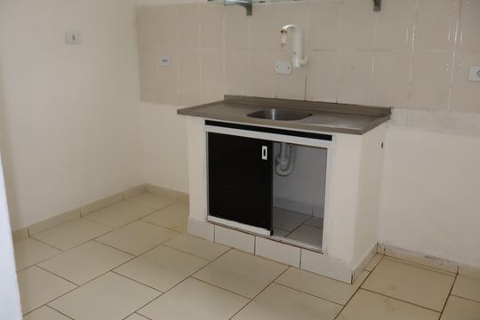 Cozinha de casa para alugar com 1 quarto, 40m² em Vila Lucia, São Paulo