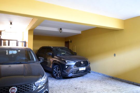 Garagem de casa à venda com 4 quartos, 351m² em Sumaré, São Paulo