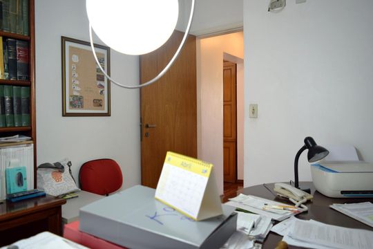 Escritório de casa para alugar com 4 quartos, 351m² em Sumaré, São Paulo