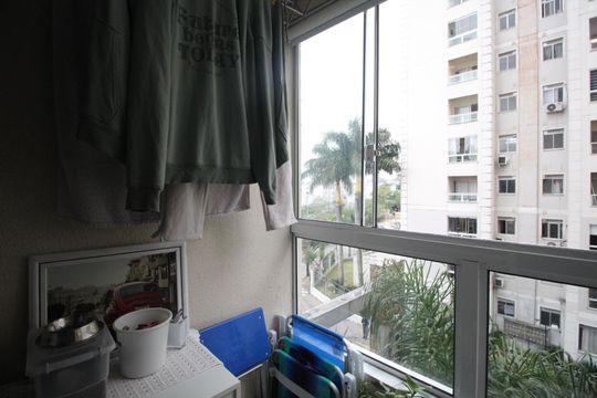 Sacada de apartamento à venda com 2 quartos, 48m² em Morro Santana, Porto Alegre