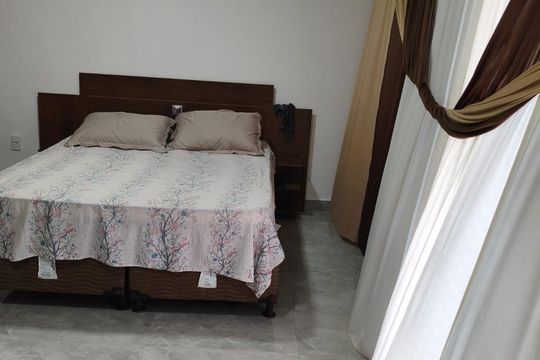 Quarto de casa à venda com 4 quartos, 700m² em Vivenda, Jundiaí