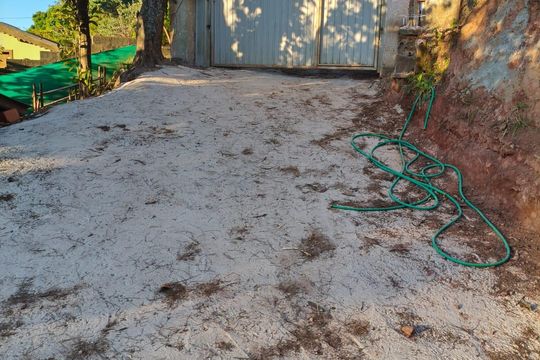Fachada de casa à venda com 4 quartos, 700m² em Vivenda, Jundiaí