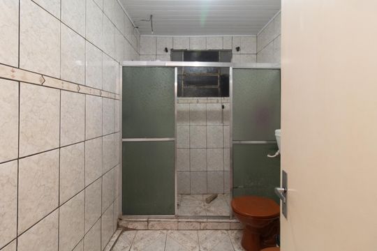 Banheiro de casa à venda com 3 quartos, 250m² em Camaquã, Porto Alegre