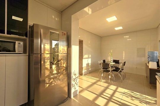 Cozinha de casa à venda com 3 quartos, 354m² em Santo Andre, Belo Horizonte
