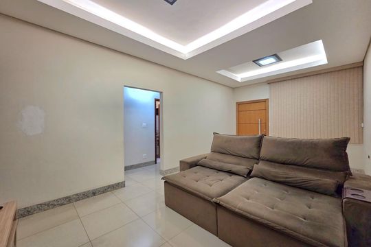 Sala  de casa à venda com 3 quartos, 354m² em Santo Andre, Belo Horizonte