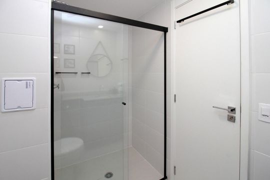 Banheiro de kitnet/studio à venda com 1 quarto, 24m² em Tatuapé, São Paulo