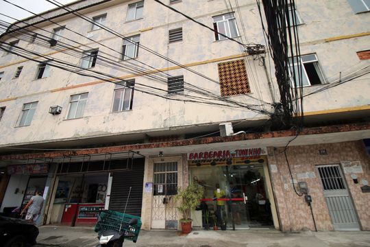 Fachada do Prédio de apartamento para alugar com 1 quarto, 45m² em Vigário Geral, Rio de Janeiro