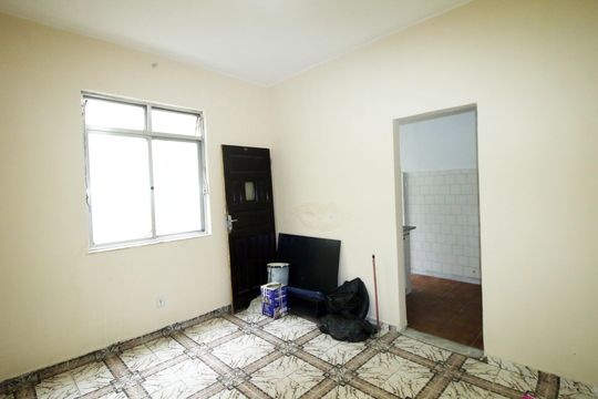 Sala de apartamento para alugar com 1 quarto, 45m² em Vigário Geral, Rio de Janeiro