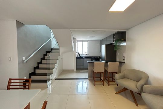 Sala/cozinha de apartamento para alugar com 3 quartos, 150m² em Serrano, Belo Horizonte