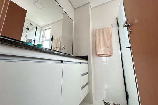 Banheiro social de apartamento para alugar com 3 quartos, 150m² em Serrano, Belo Horizonte