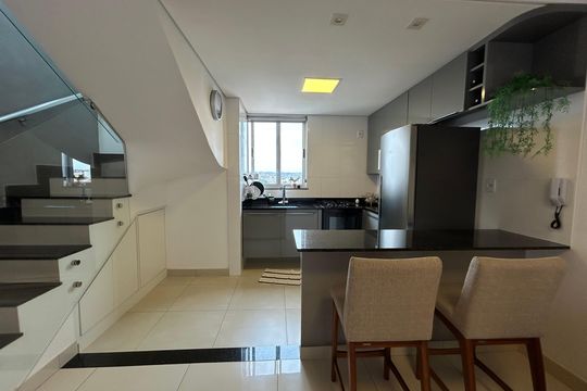 Sala/cozinha de apartamento para alugar com 3 quartos, 150m² em Serrano, Belo Horizonte