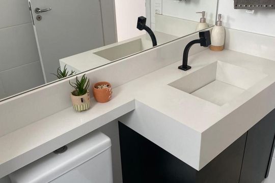 Banheiro de apartamento para alugar com 2 quartos, 56m² em Vila Ipe, Hortolândia