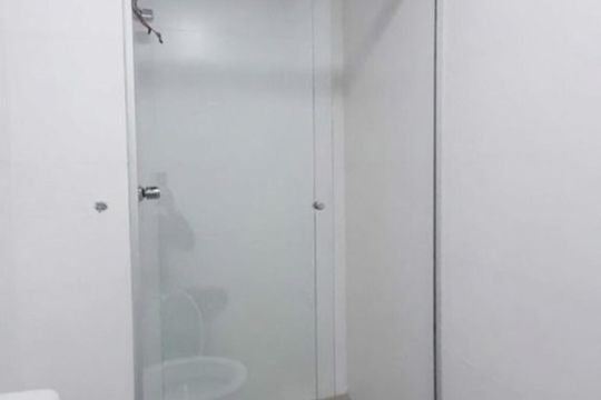 Banheiro de apartamento para alugar com 2 quartos, 56m² em Niterói, Canoas