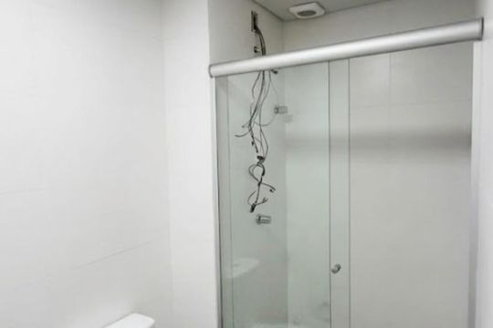 Banheiro de apartamento para alugar com 2 quartos, 56m² em Niterói, Canoas