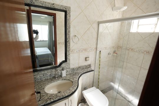 Casa à venda com 4 quartos, 200m² em Bairro Santa Rita, Goiânia