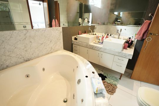 Casa à venda com 4 quartos, 200m² em Bairro Santa Rita, Goiânia