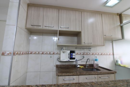 Cozinha de apartamento à venda com 2 quartos, 47m² em Jardim Santa Teresinha, São Paulo