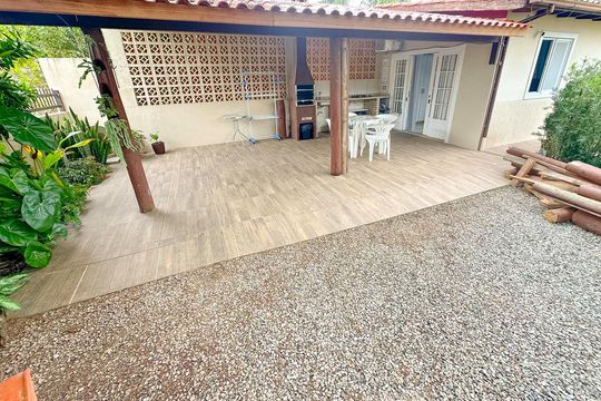 Garagem de apartamento para alugar com 1 quarto, 40m² em Daniela, Florianópolis