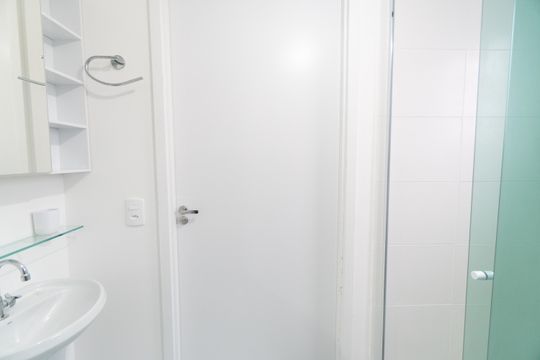 Banheiro da Suíte de apartamento à venda com 1 quarto, 30m² em Jardim Itacolomi, São Paulo